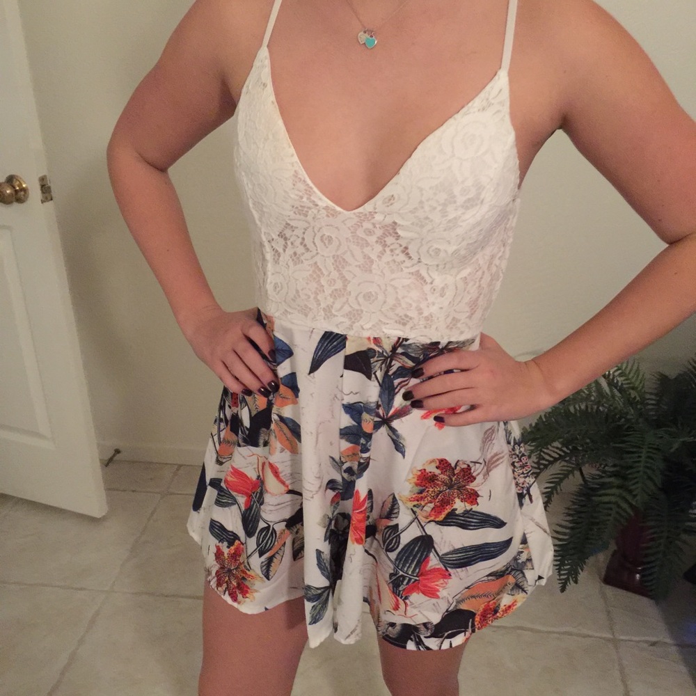 Flower cross back Romper